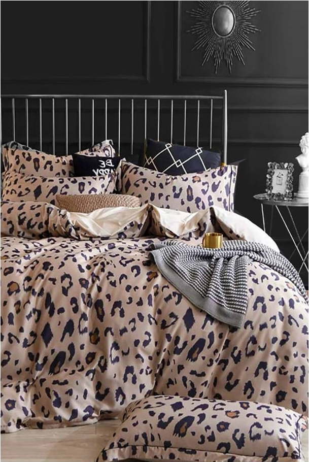 Hnědé prodloužené čtyřdílné bavlněné povlečení na dvoulůžko s prostěradlem 200x220 cm Leopard – Mila Home Mila Home